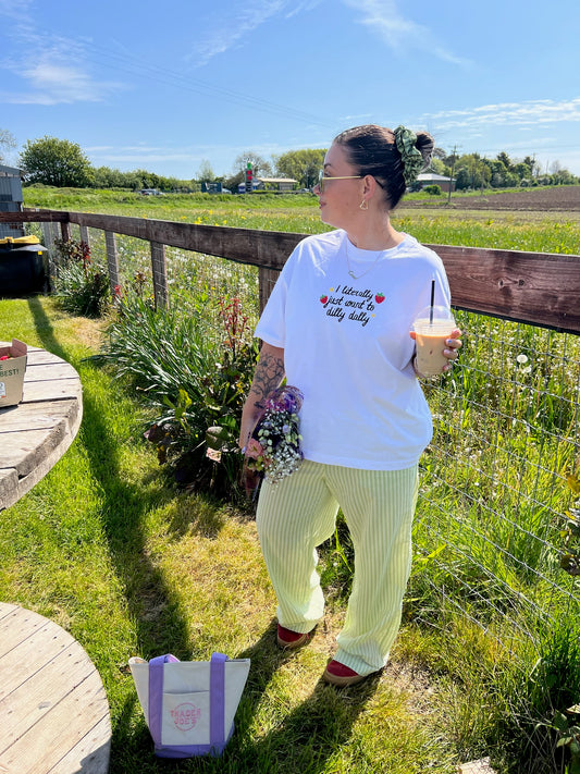 I LITERALLY JUST WANT TO DILLY DALLY BOYFRIEND FIT T-SHIRT