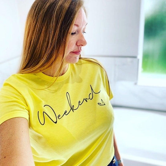 WEEKEND SLOGAN TEE