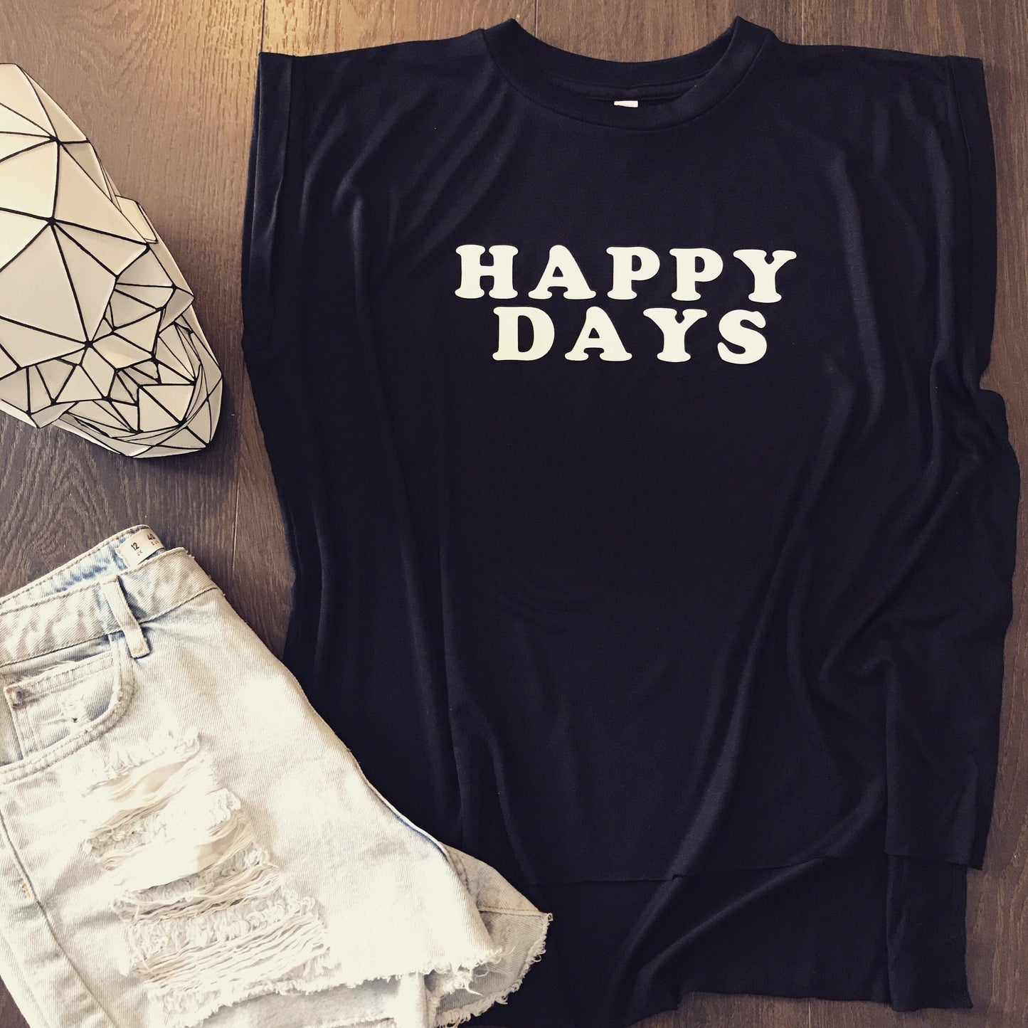 HAPPY DAYS TEE