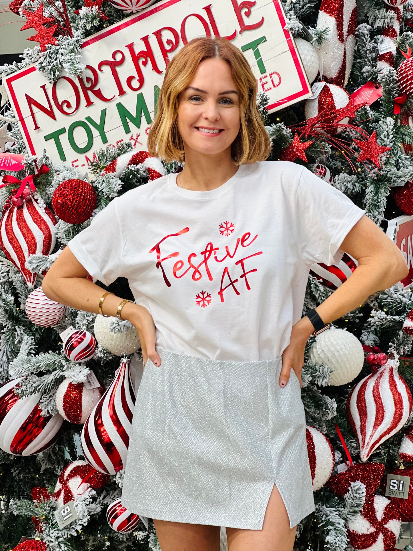 FESTIVE AF TEE