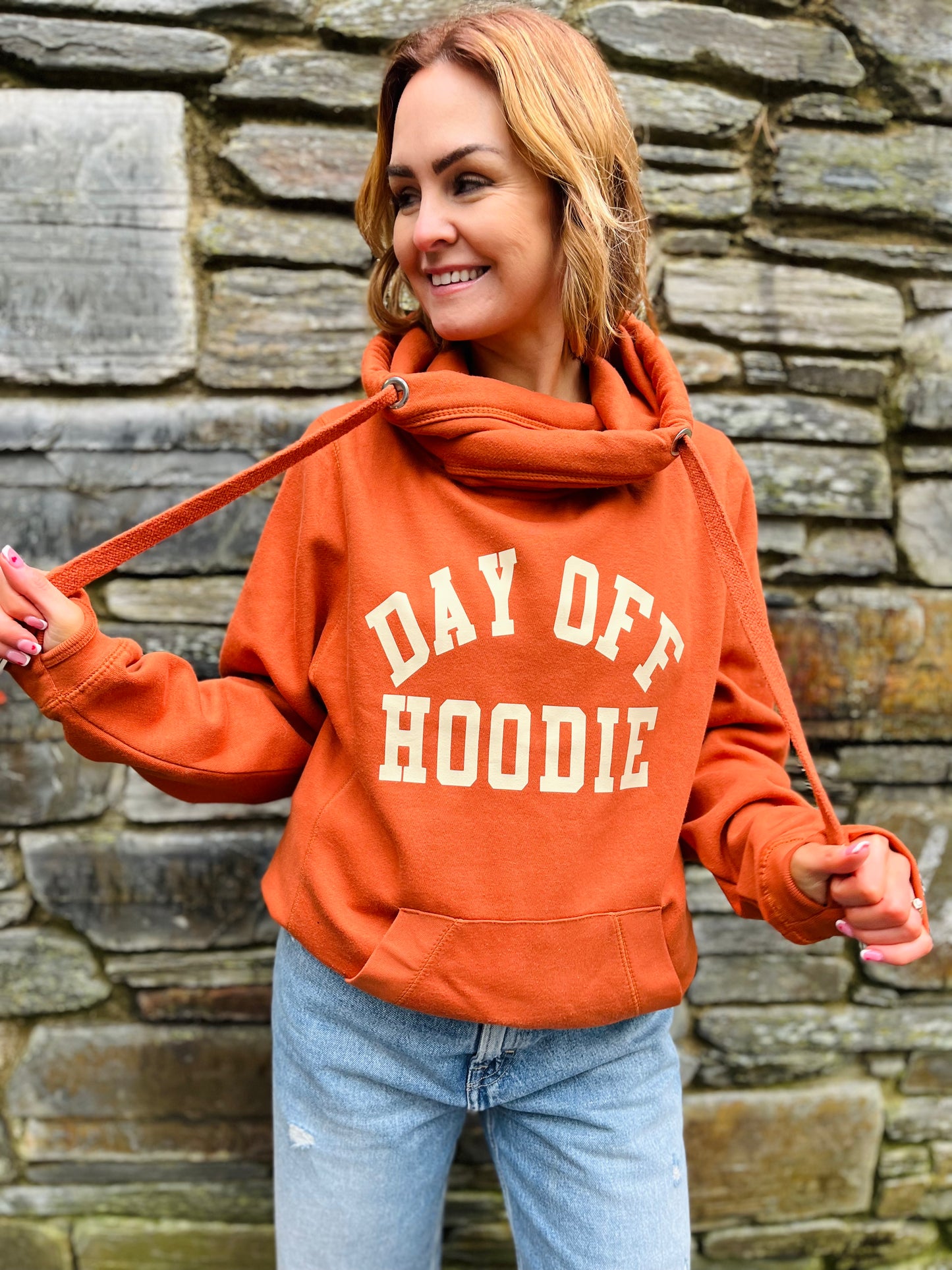 DAY OFF CROSS NECK HOODIE